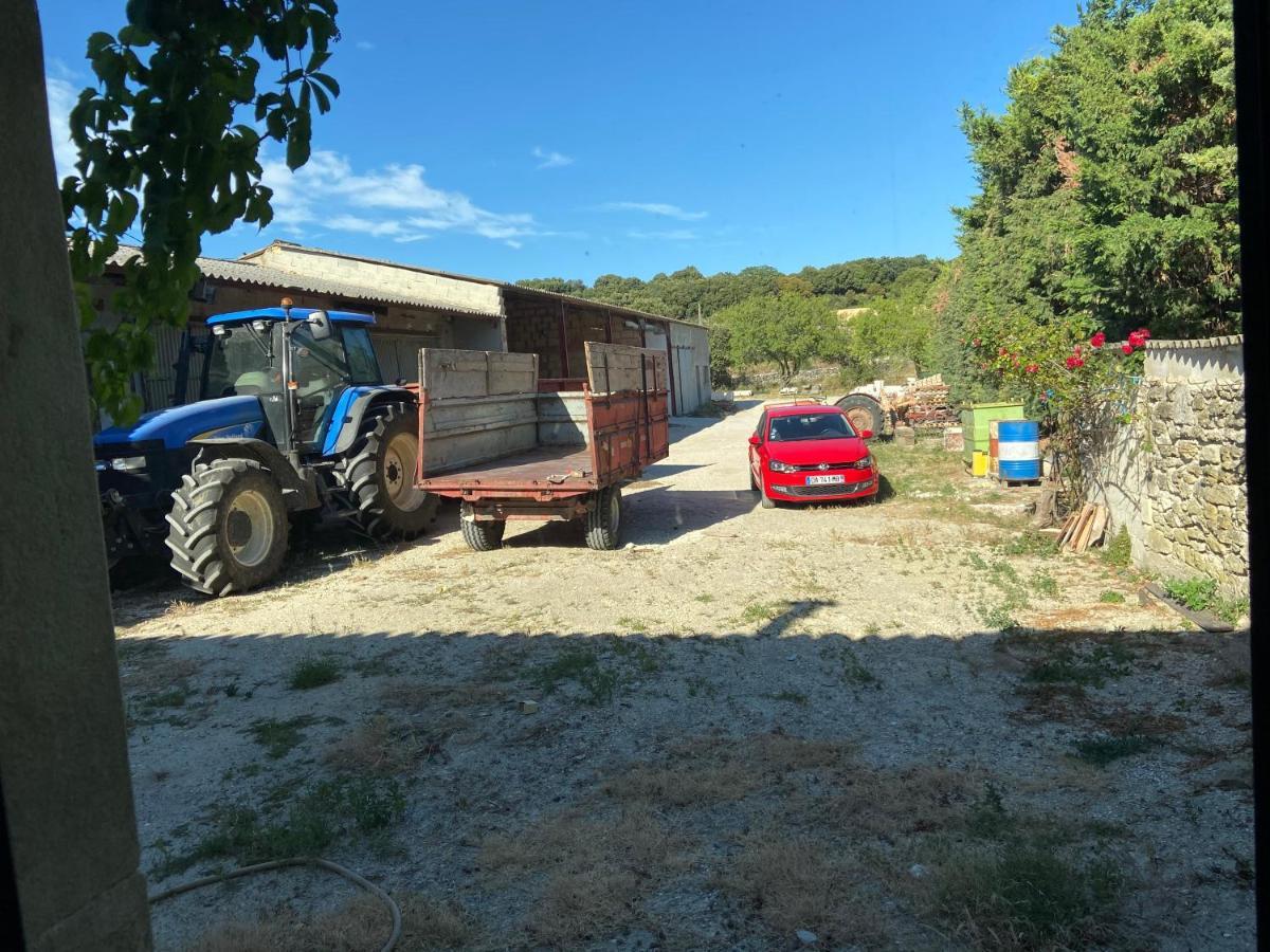 Gite A La Ferme Clansayes Exterior photo